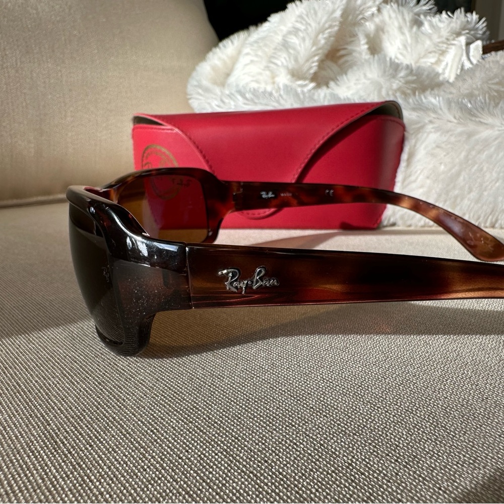 Ray Ban Sunglasses - Picture 3 of 5
